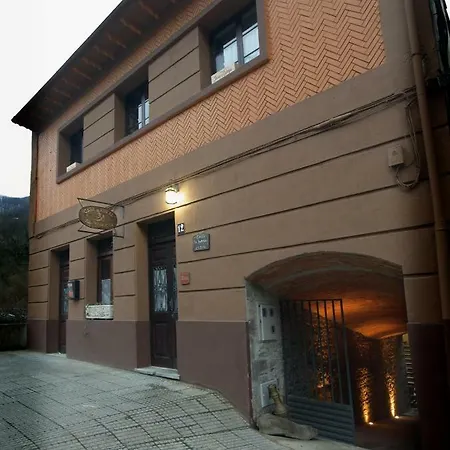 El Sumiciu Guest House Mieres  Exterior photo